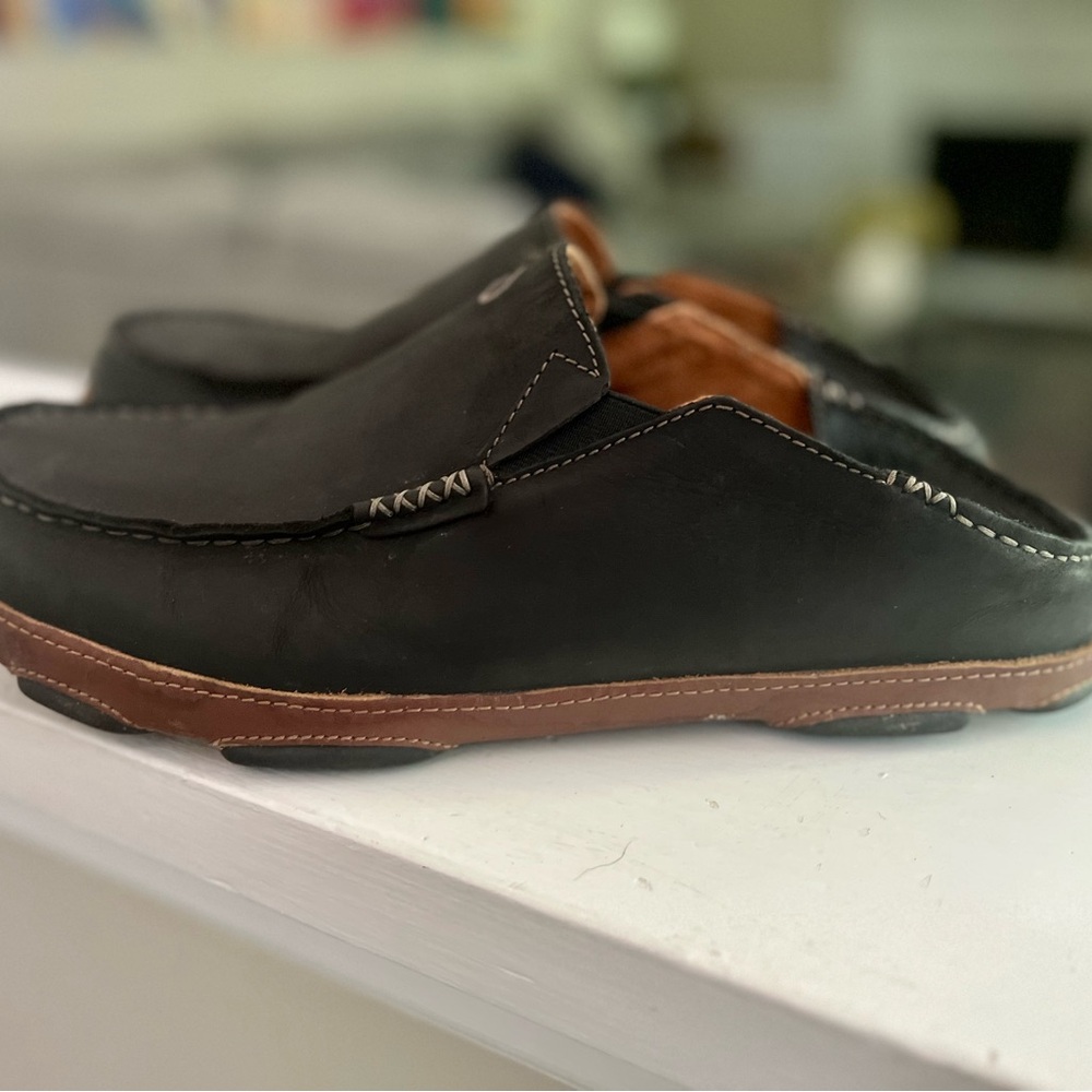 Mens Olukai leather slip on loafers.